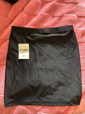 Forever 21 black mini skirt